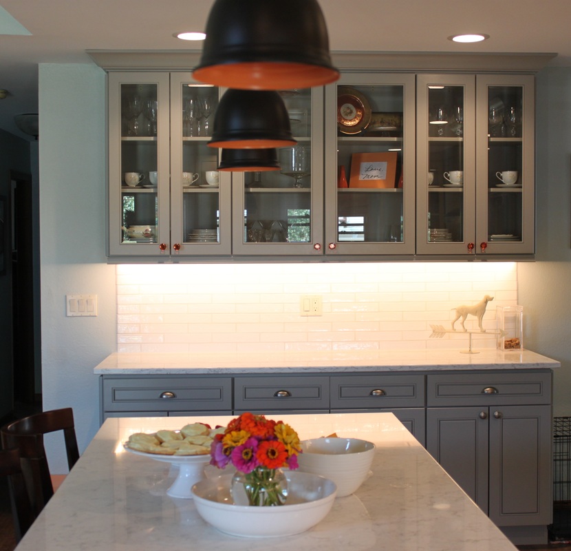 grey kitchen, transitional kitchen, glass cabinet, pendant light, island light, white counter, interior design, Chicago